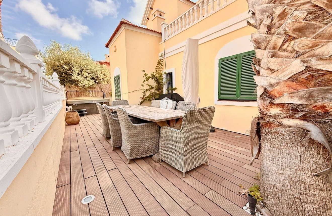 Z drugiej ręki - Villa -
Orihuela Costa - Lomas De Cabo Roig-los Dolses