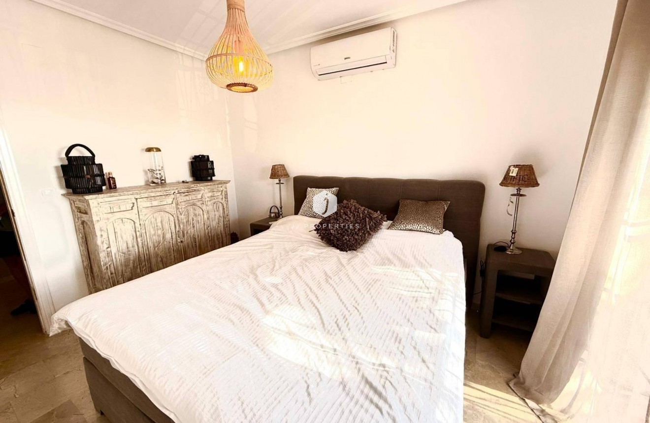 Z drugiej ręki - Villa -
Orihuela Costa - Lomas De Cabo Roig-los Dolses