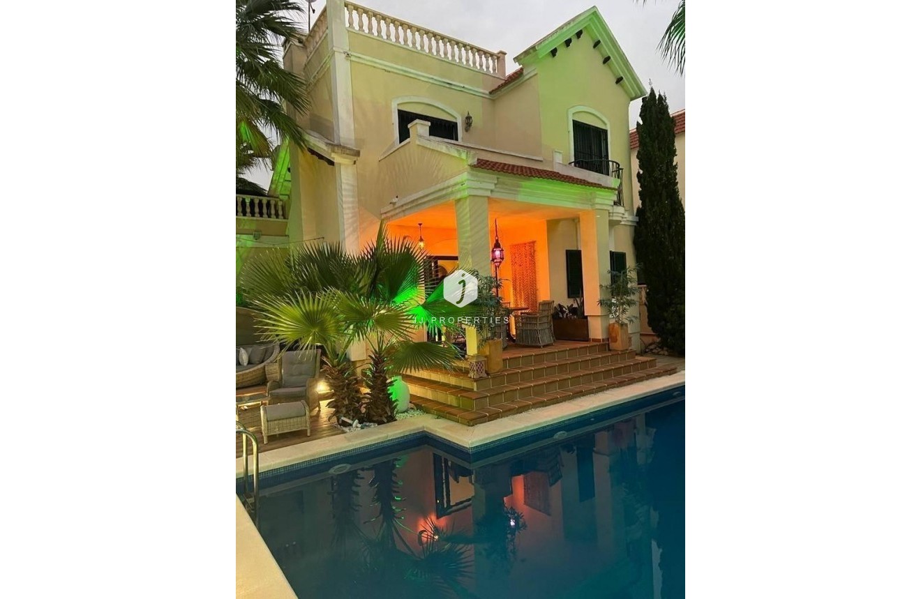 Z drugiej ręki - Villa -
Orihuela Costa - Lomas De Cabo Roig-los Dolses