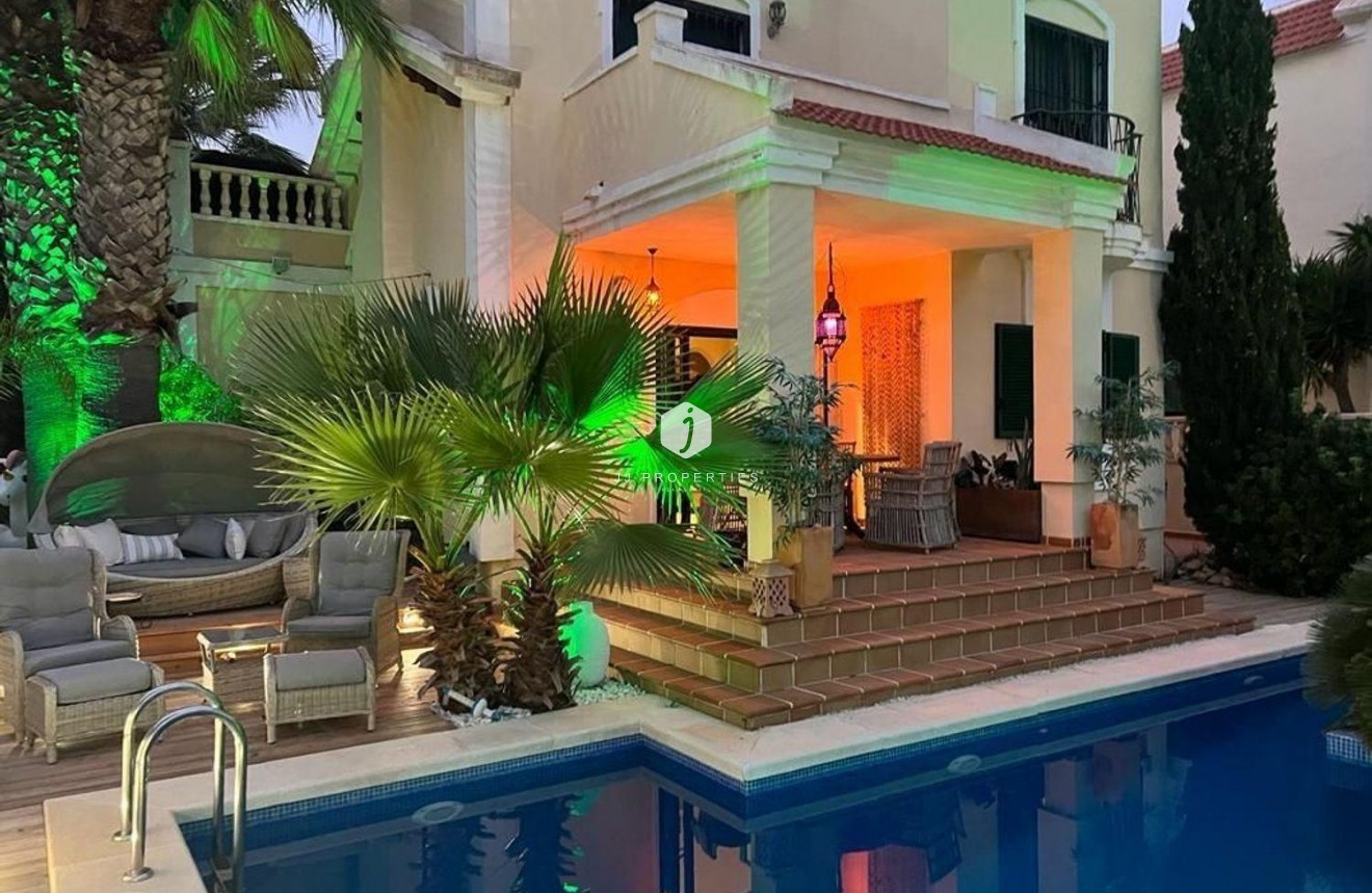 Z drugiej ręki - Villa -
Orihuela Costa - Lomas De Cabo Roig-los Dolses