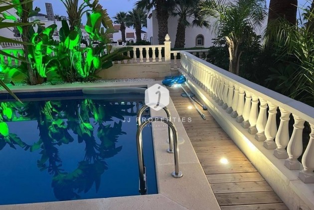 Z drugiej ręki - Villa -
Orihuela Costa - Lomas De Cabo Roig-los Dolses