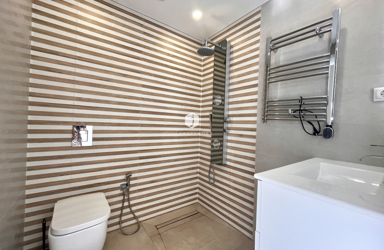 Tweedehands - Villa -
Los Balcones - Costa Blanca