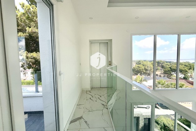 Tweedehands - Villa -
Los Balcones - Costa Blanca