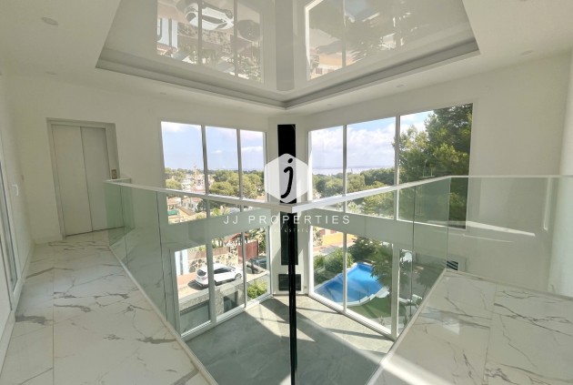 Tweedehands - Villa -
Los Balcones - Costa Blanca