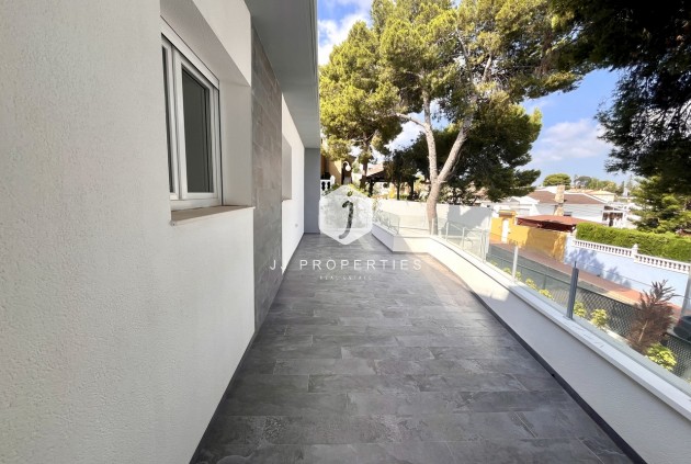 Tweedehands - Villa -
Los Balcones - Costa Blanca