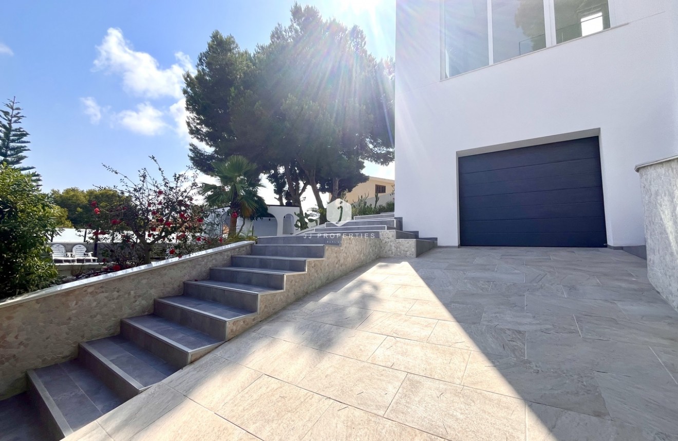 Tweedehands - Villa -
Los Balcones - Costa Blanca