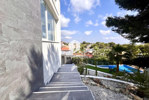 Tweedehands - Villa -
Los Balcones - Costa Blanca