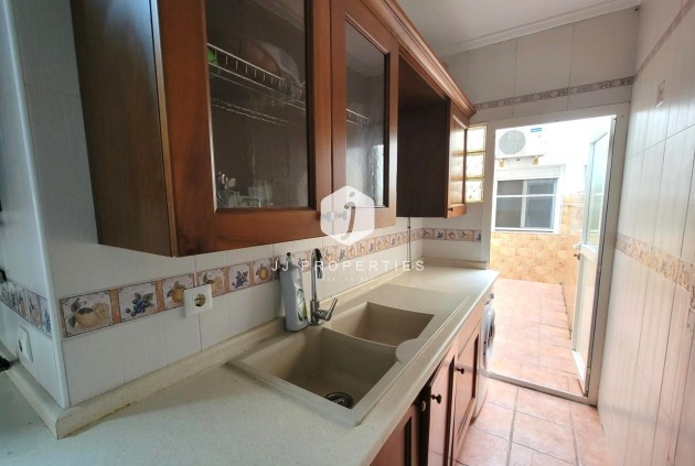 Tweedehands - Bungalow -
Torrevieja - Playa de los Locos