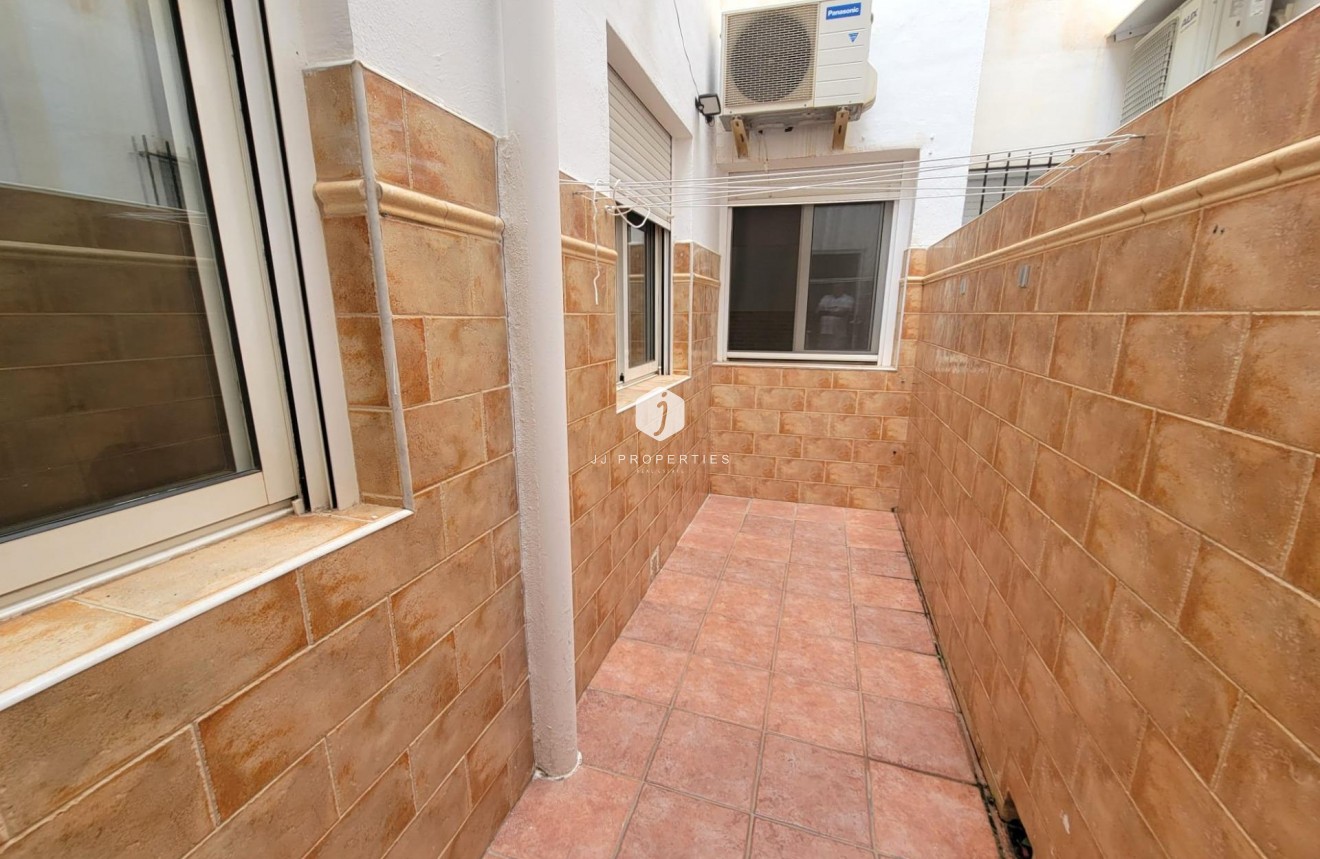 Tweedehands - Bungalow -
Torrevieja - Playa de los Locos