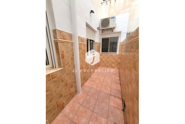 Tweedehands - Bungalow -
Torrevieja - Playa de los Locos