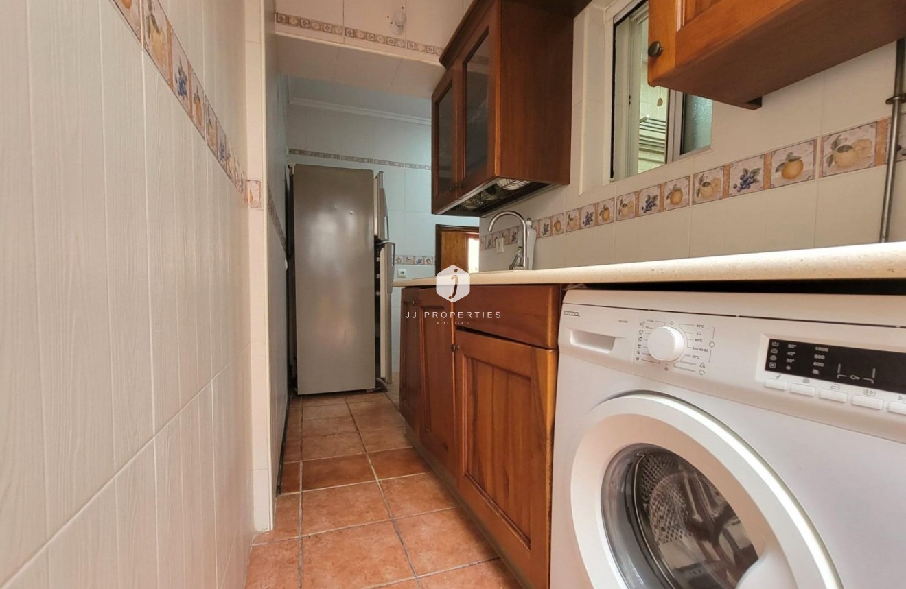 Tweedehands - Bungalow -
Torrevieja - Playa de los Locos