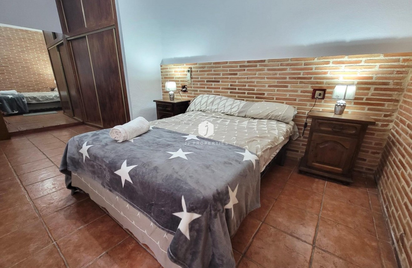 Tweedehands - Bungalow -
Torrevieja - Playa de los Locos