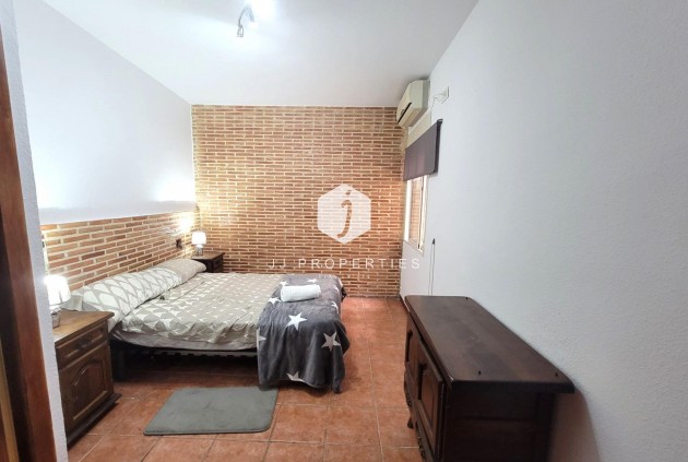 Tweedehands - Bungalow -
Torrevieja - Playa de los Locos