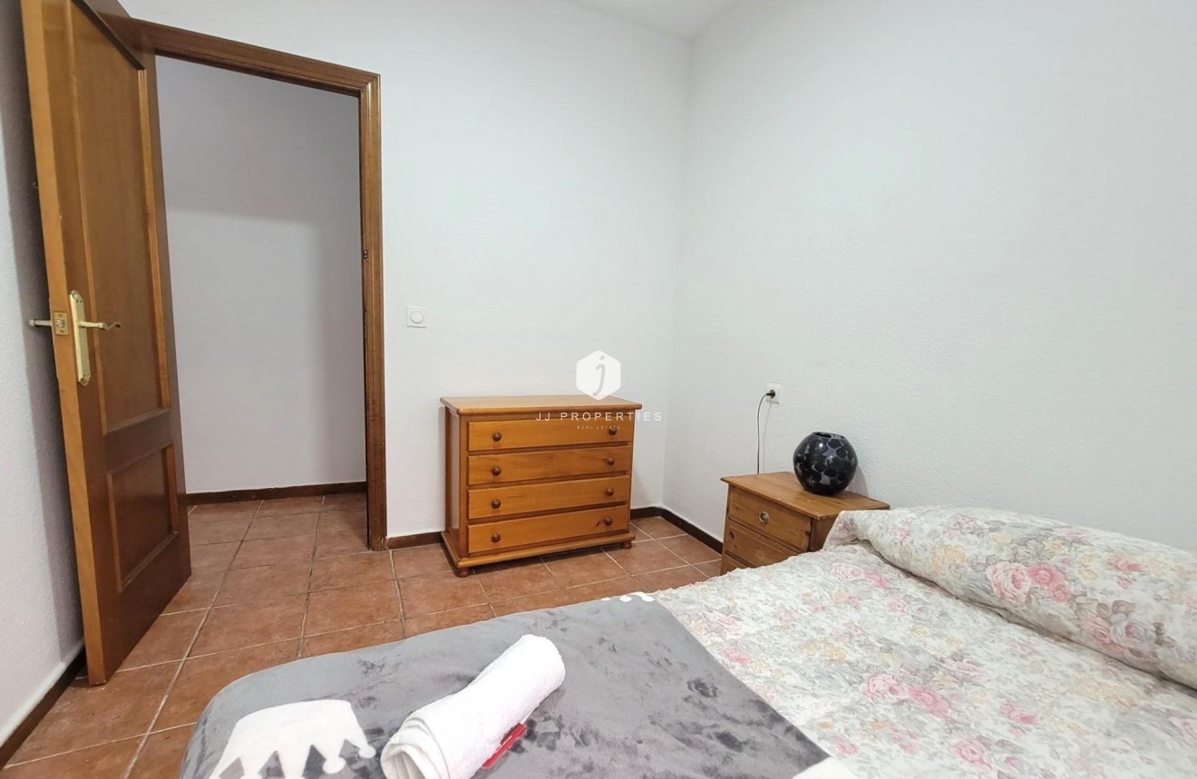 Tweedehands - Bungalow -
Torrevieja - Playa de los Locos