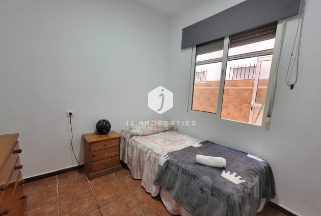 Tweedehands - Bungalow -
Torrevieja - Playa de los Locos
