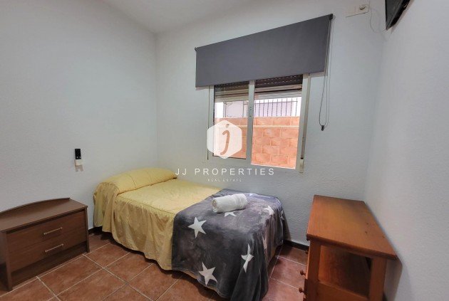 Tweedehands - Bungalow -
Torrevieja - Playa de los Locos