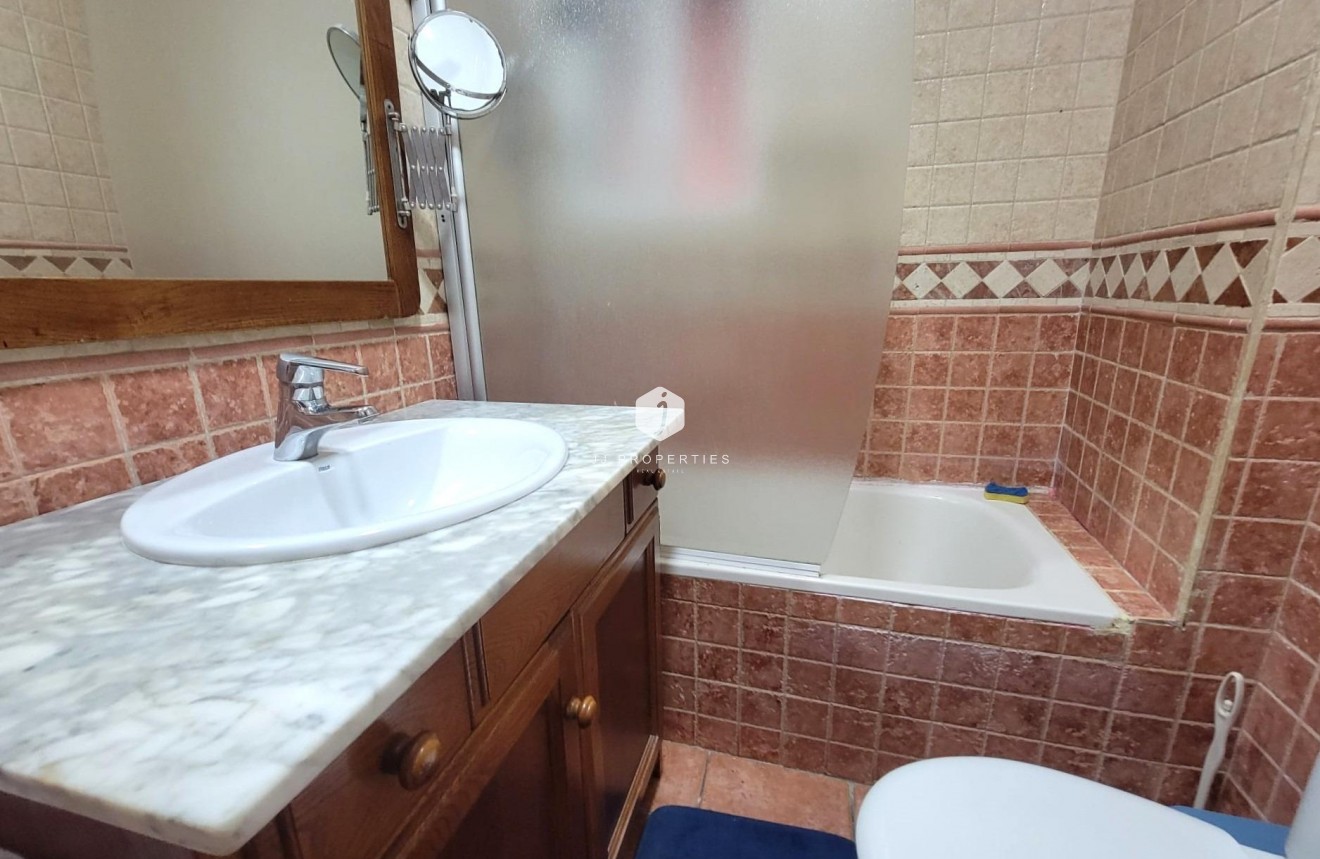 Tweedehands - Bungalow -
Torrevieja - Playa de los Locos