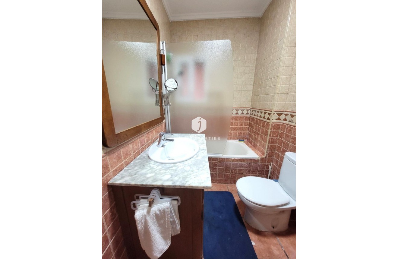 Tweedehands - Bungalow -
Torrevieja - Playa de los Locos