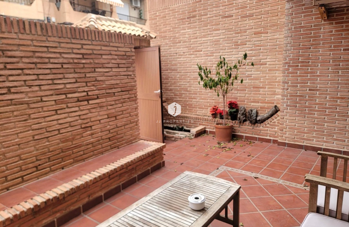 Tweedehands - Bungalow -
Torrevieja - Playa de los Locos