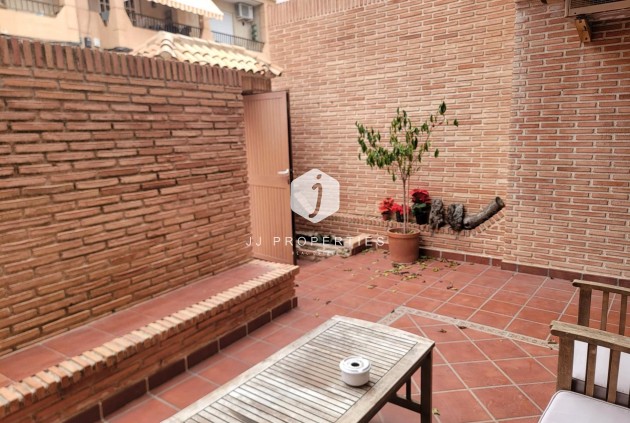 Tweedehands - Bungalow -
Torrevieja - Playa de los Locos