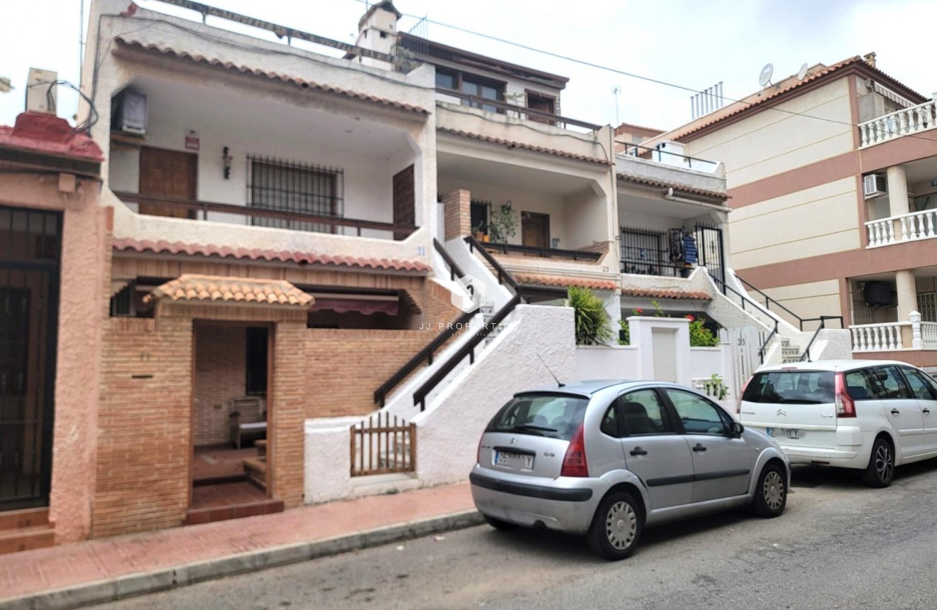 Tweedehands - Bungalow -
Torrevieja - Playa de los Locos