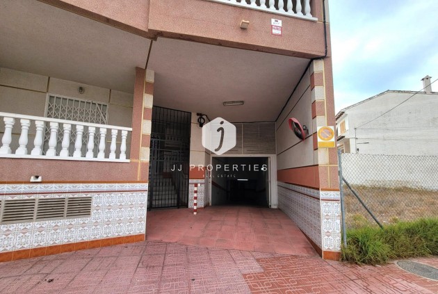 Tweedehands - Bungalow -
Torrevieja - Playa de los Locos