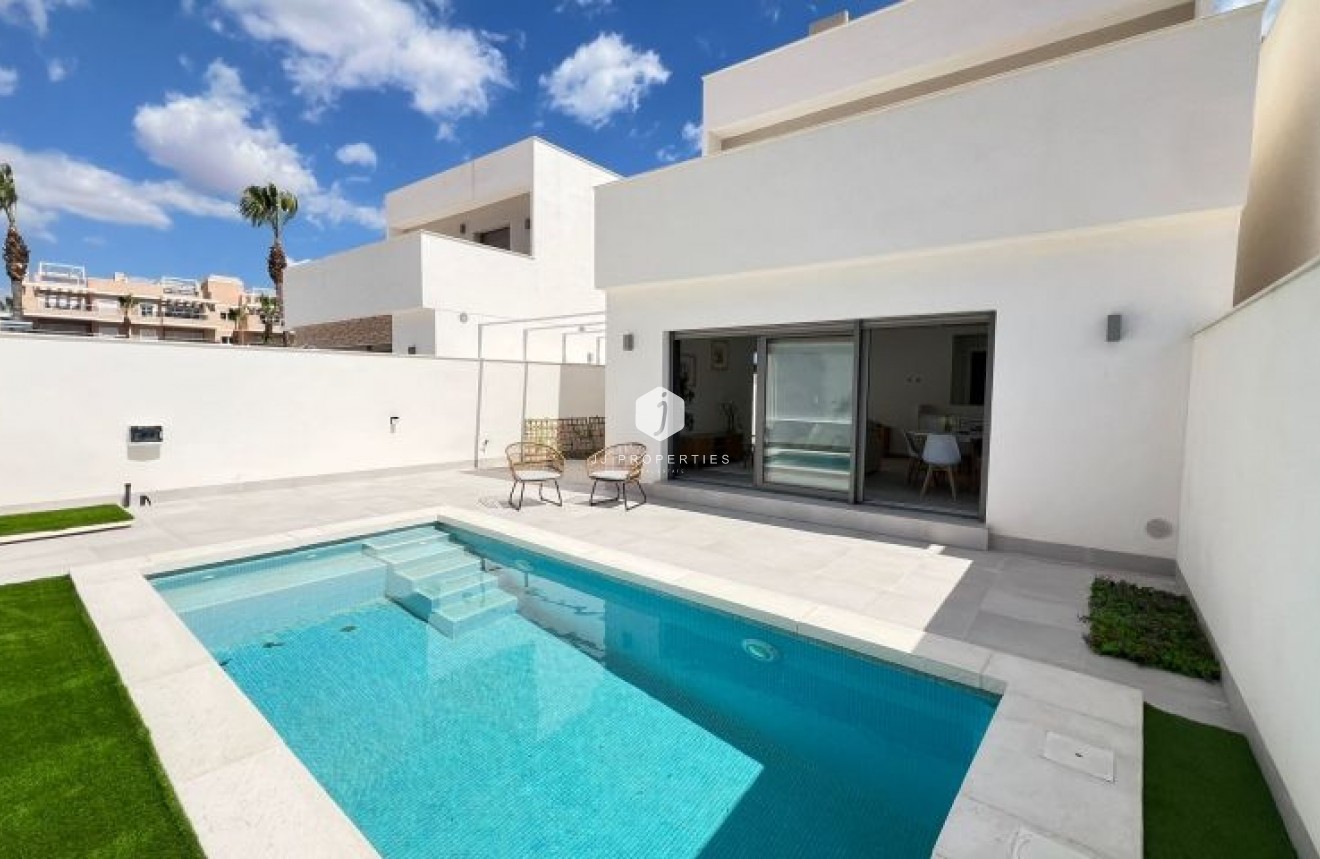 Tweedehands - Villa -
Orihuela Costa - Costa Blanca