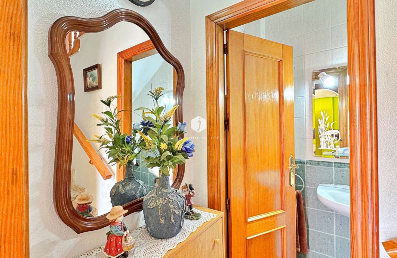 Tweedehands - Chalet -
Orihuela Costa - Costa Blanca