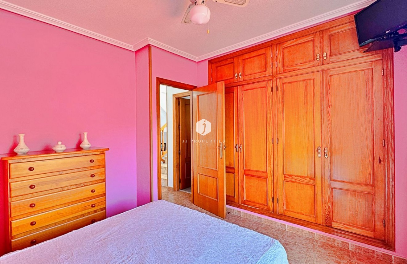 Tweedehands - Chalet -
Orihuela Costa - Costa Blanca