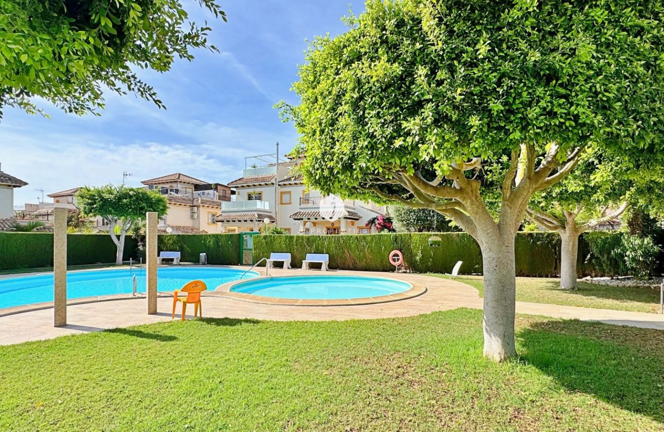 Tweedehands - Chalet -
Orihuela Costa - Costa Blanca