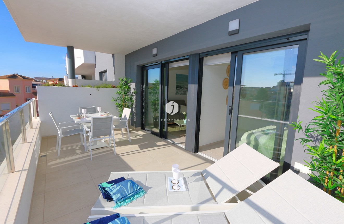 Tweedehands - Appartement / flat -
Playa Flamenca - Costa Blanca