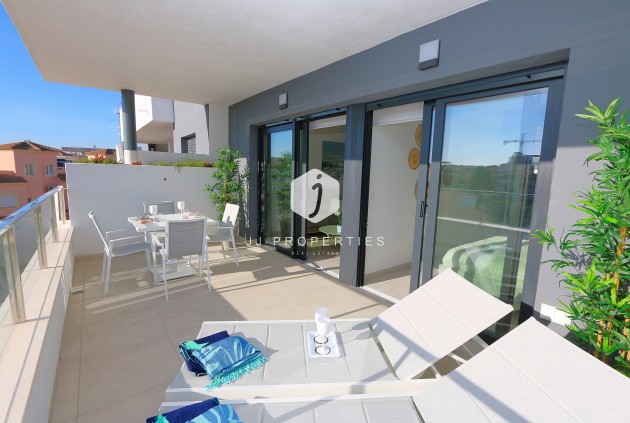 Tweedehands - Appartement / flat -
Playa Flamenca - Costa Blanca