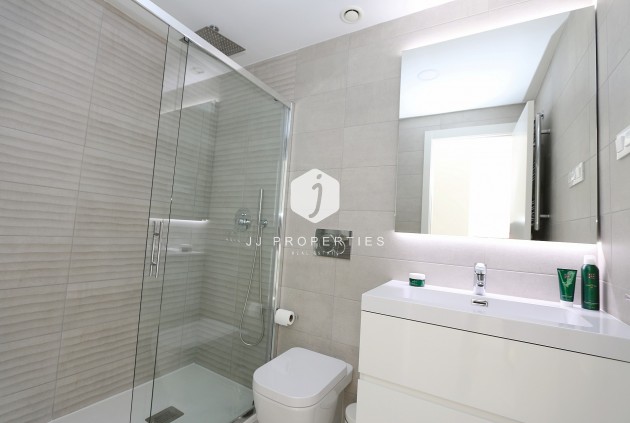 Tweedehands - Appartement / flat -
Playa Flamenca - Costa Blanca