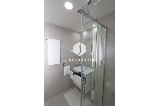 Tweedehands - Appartement / flat -
Playa Flamenca - Costa Blanca