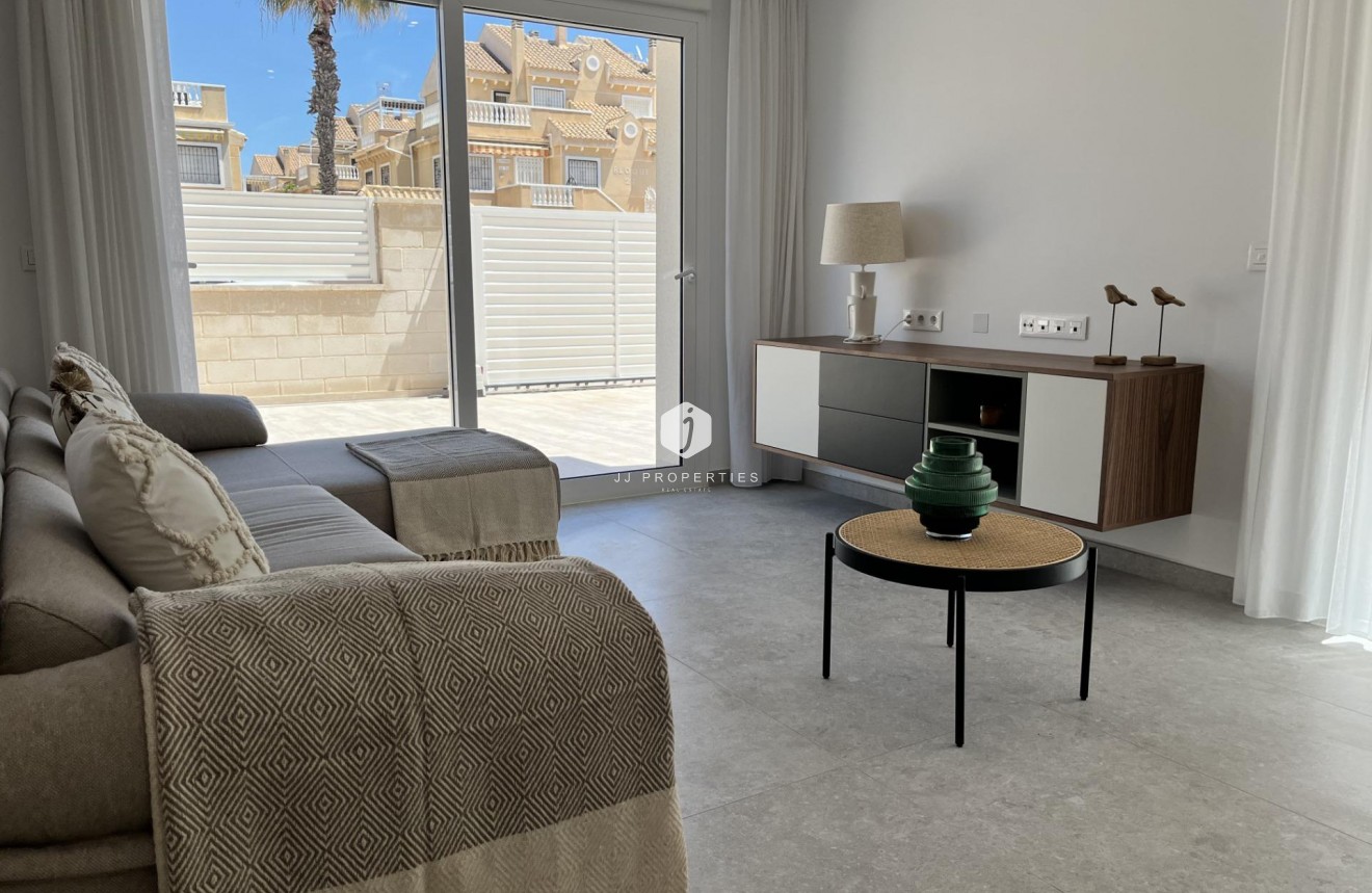 Tweedehands - Appartement / flat -
Torrevieja - aguas nuevas