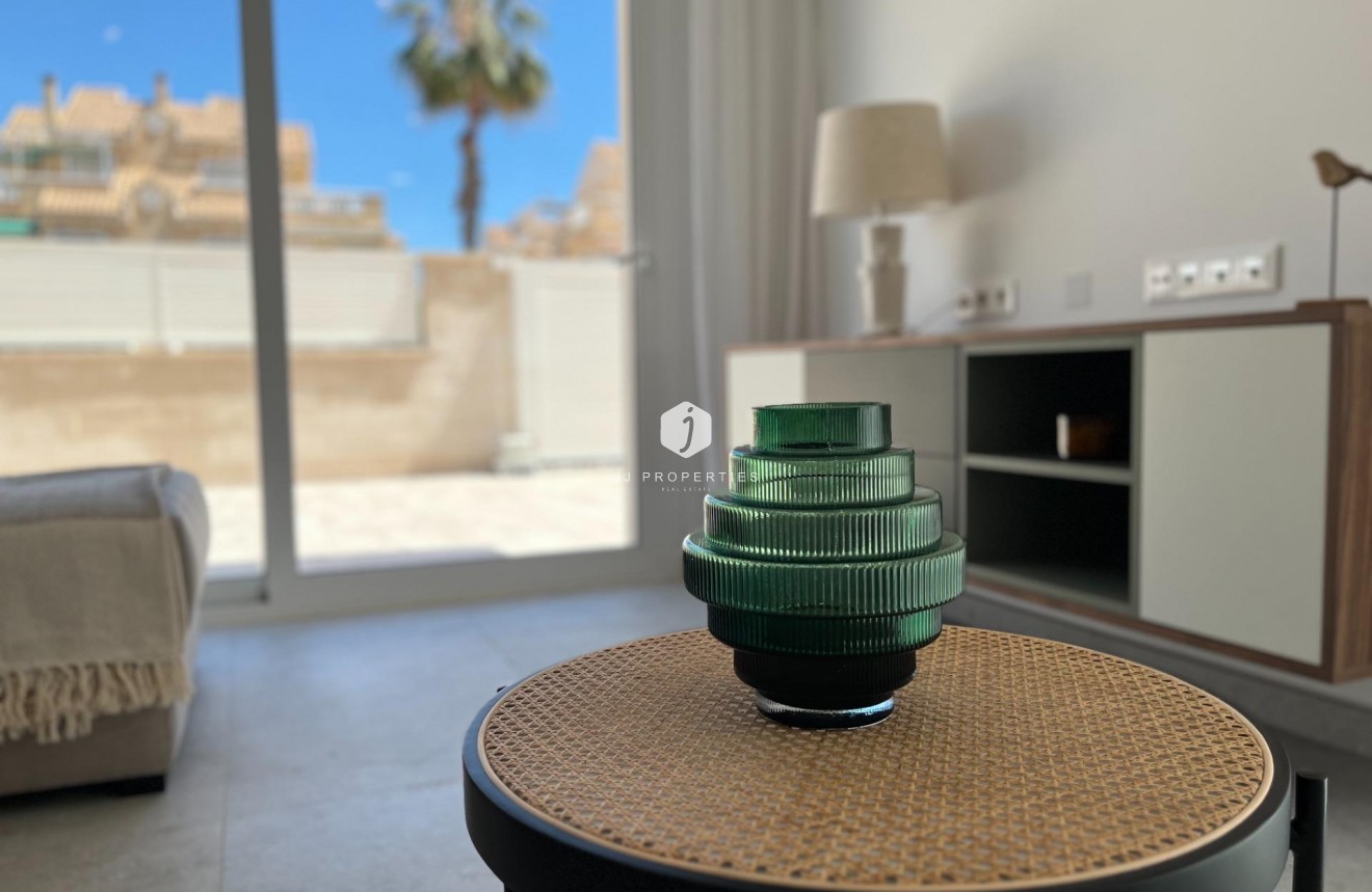 Tweedehands - Appartement / flat -
Torrevieja - aguas nuevas