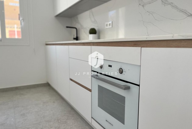 Tweedehands - Appartement / flat -
Torrevieja - aguas nuevas