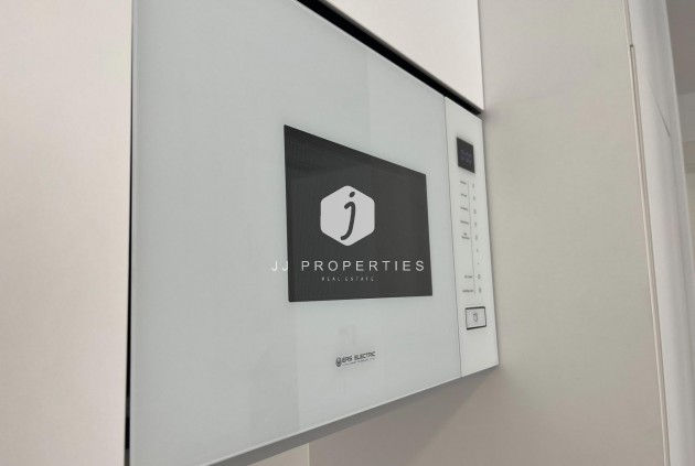 Tweedehands - Appartement / flat -
Torrevieja - aguas nuevas