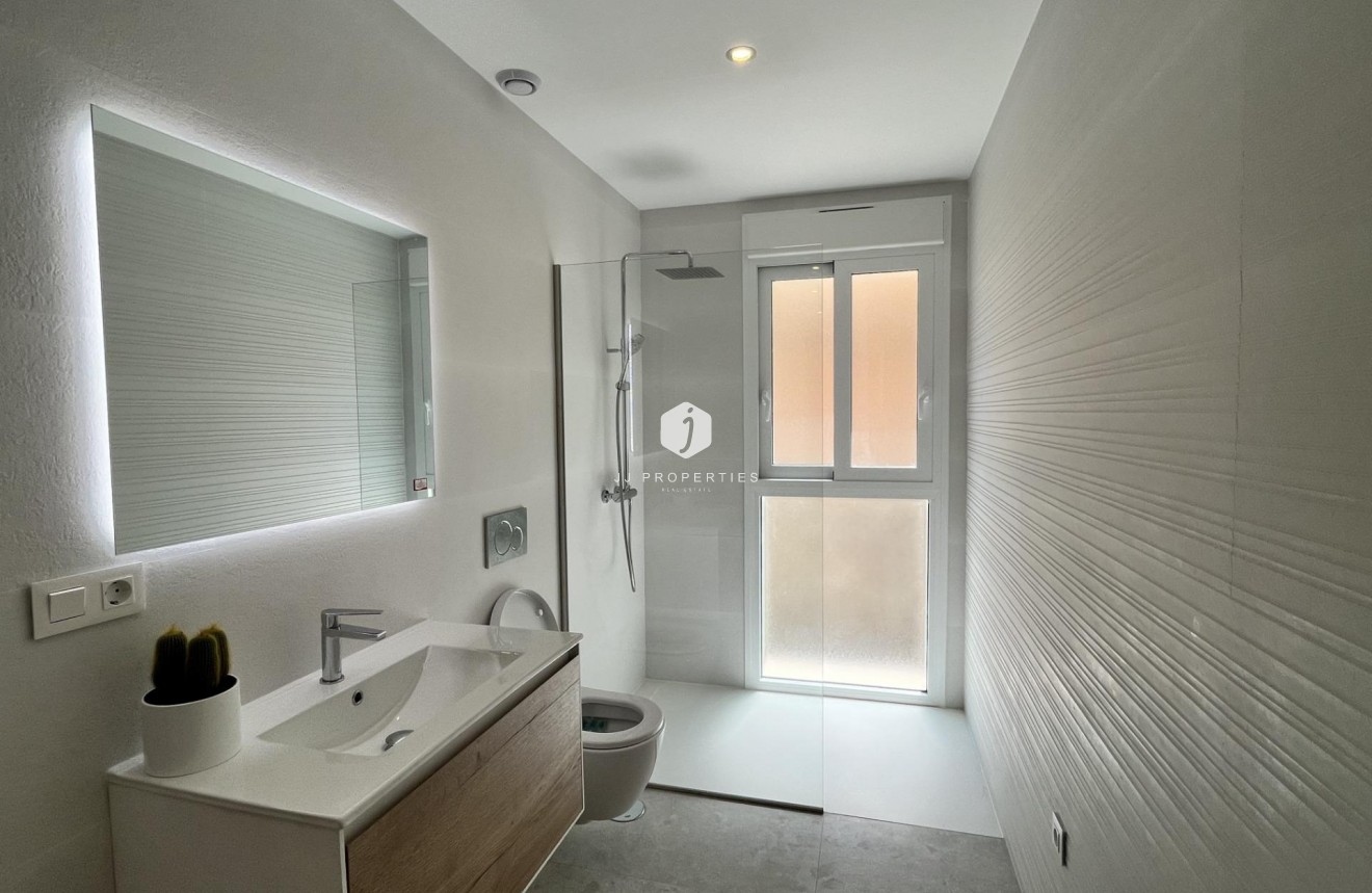 Tweedehands - Appartement / flat -
Torrevieja - aguas nuevas