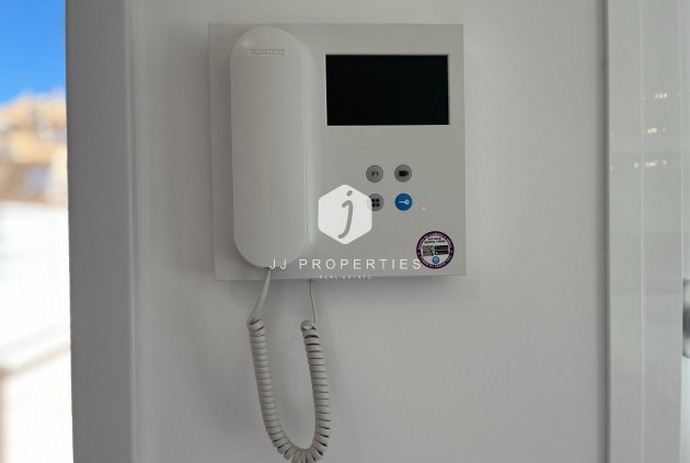 Tweedehands - Appartement / flat -
Torrevieja - aguas nuevas