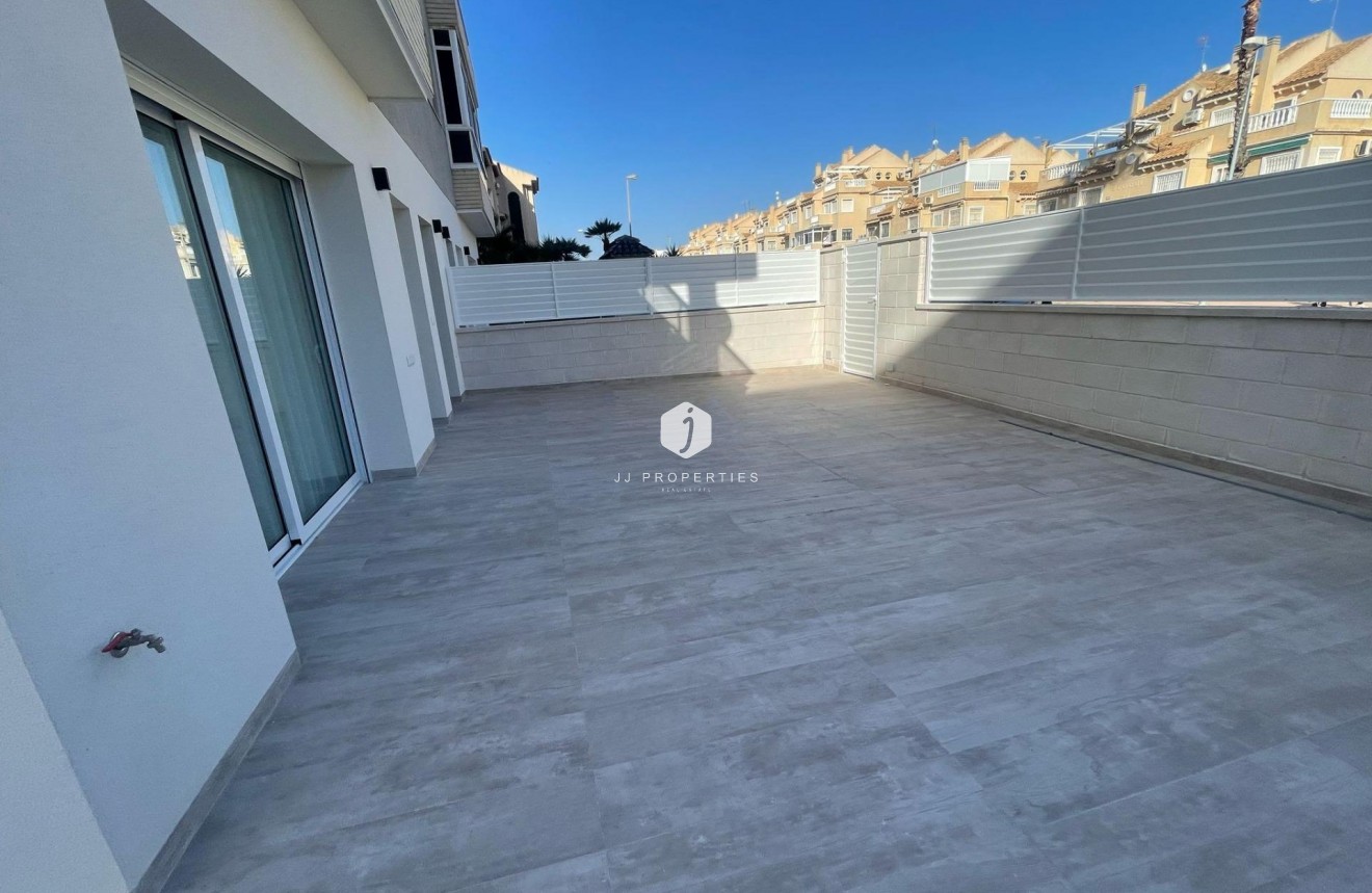 Tweedehands - Appartement / flat -
Torrevieja - aguas nuevas