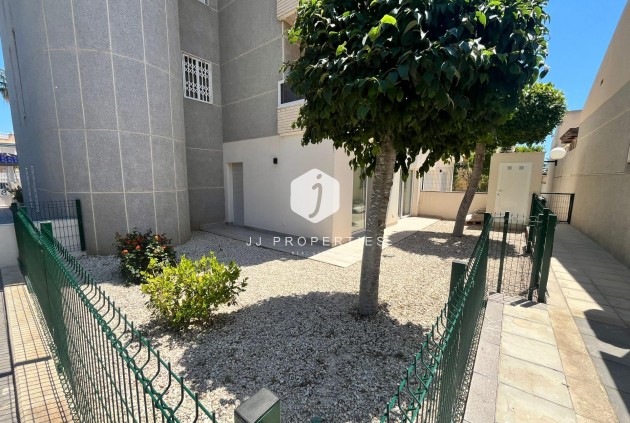 Tweedehands - Appartement / flat -
Torrevieja - aguas nuevas