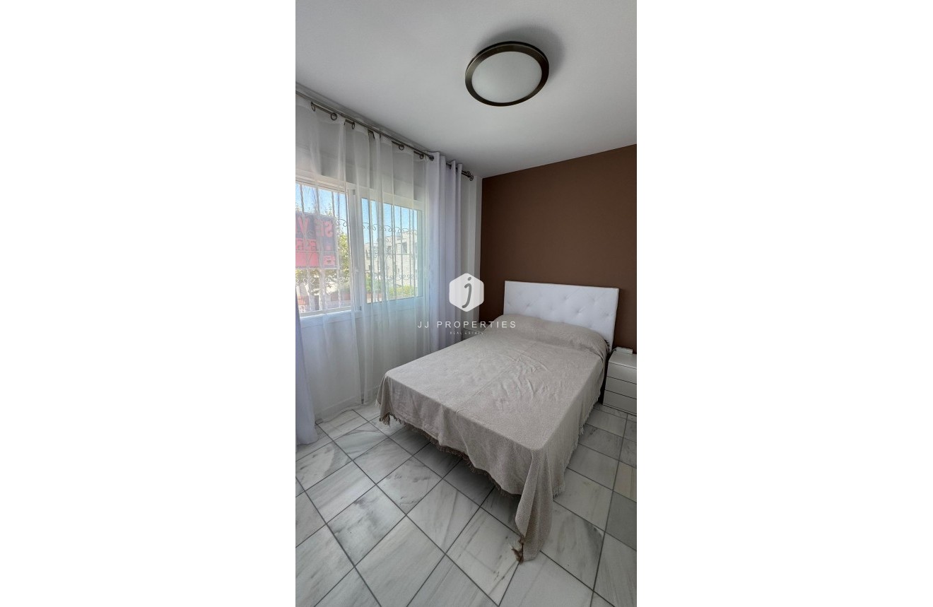 Tweedehands - Chalet -
Torrevieja - Costa Blanca