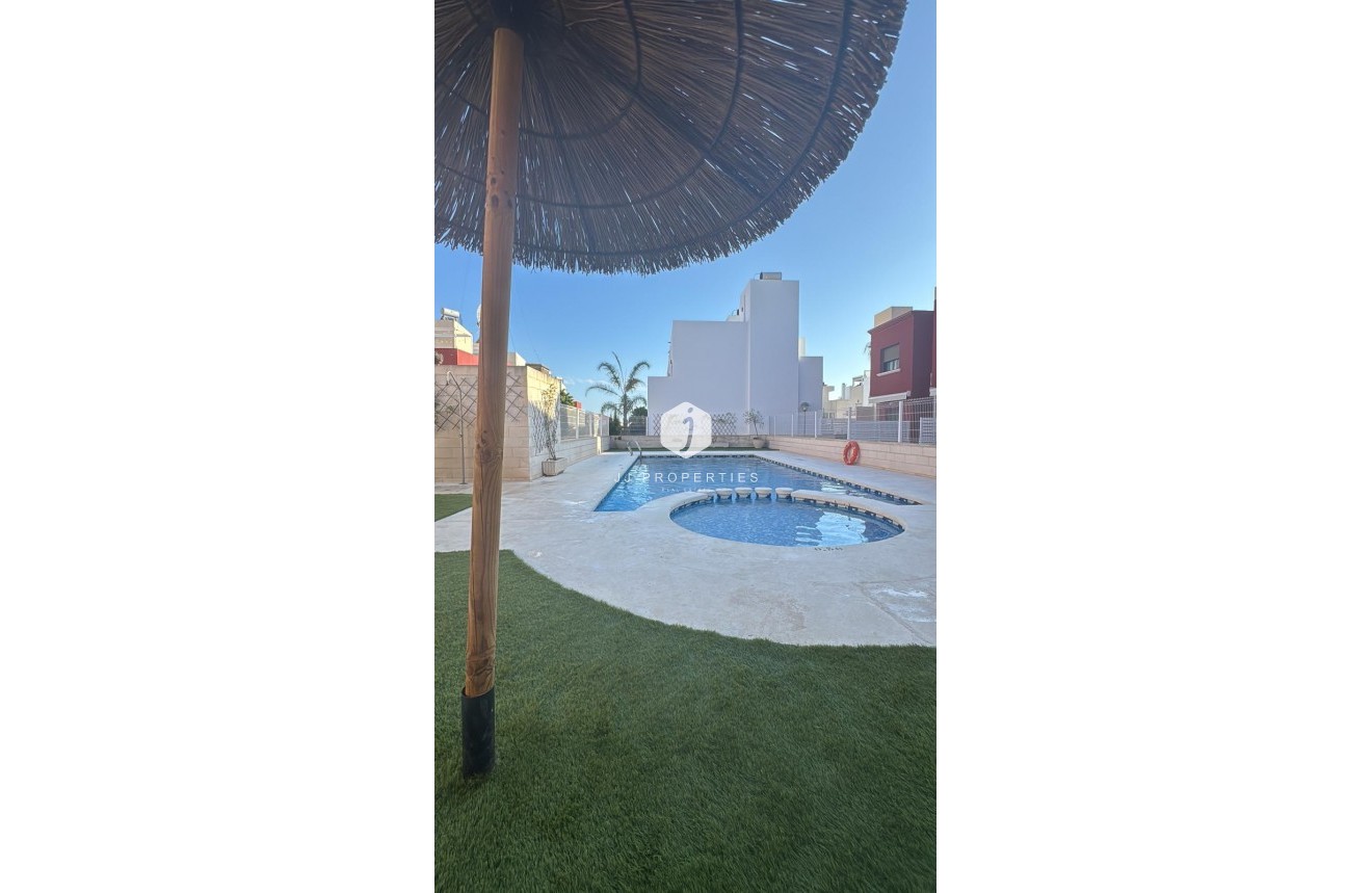 Tweedehands - Chalet -
Torrevieja - Costa Blanca