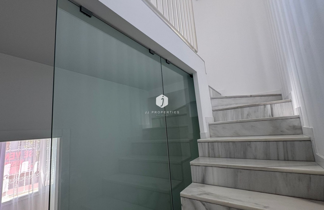 Tweedehands - Chalet -
Torrevieja - Costa Blanca