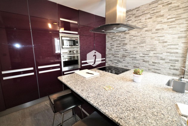 Tweedehands - Penthouse -
Torrevieja - Playa de los Naufragos