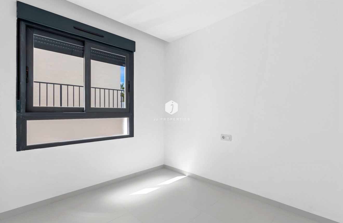 Tweedehands - Appartement / flat -
San Miguel de Salinas - Inland