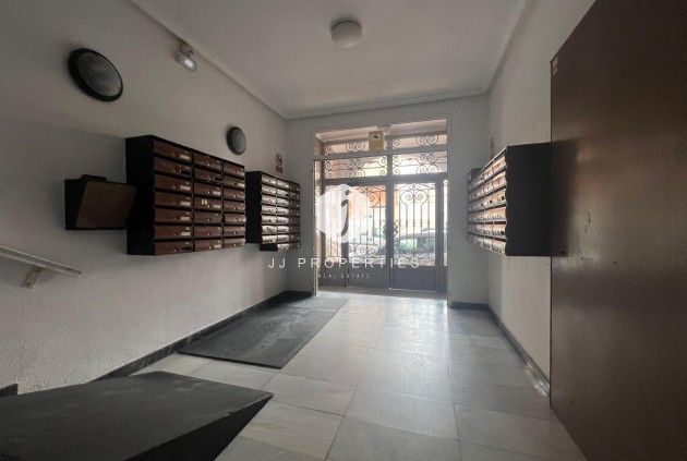 Aus zweiter Hand - Wohnung -
Torrevieja - El molino