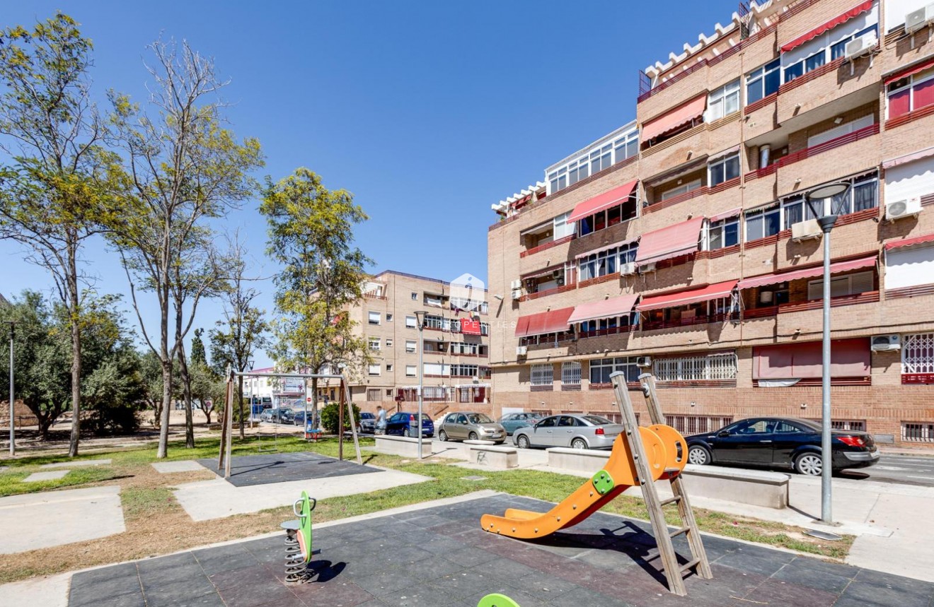 Aus zweiter Hand - Wohnung -
Torrevieja - Playa de los Locos