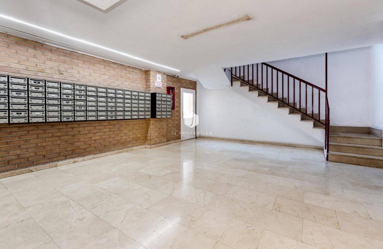 Aus zweiter Hand - Wohnung -
Torrevieja - Playa de los Locos